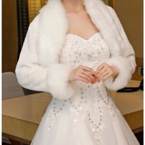 Elegant White Ivory Faux Fur Bolero